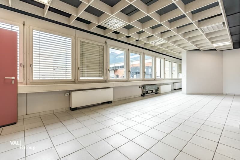 Espace administratif moderne et lumineux (5)