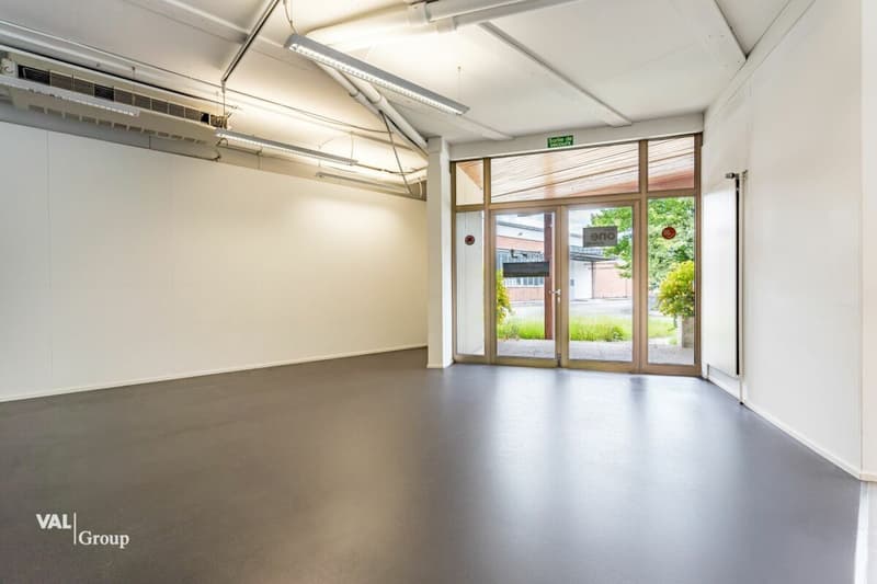 Espace administratif moderne et lumineux (15)