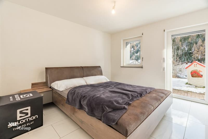 Casa spaziosa con due unità e terreno edificabile (22)
