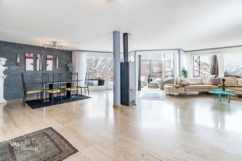 Exklusive 5.5-Zimmer-Terrassenwohnung mit Lift direkt in die Wohnung - privilegierte Aussichtslage in Visp (4)