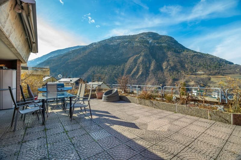 Exklusive 5.5-Zimmer-Terrassenwohnung mit Lift direkt in die Wohnung - privilegierte Aussichtslage in Visp (16)