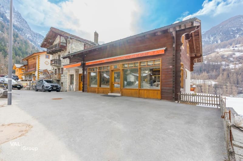 Local commercial à rénover avec potentiel création de logements (11)