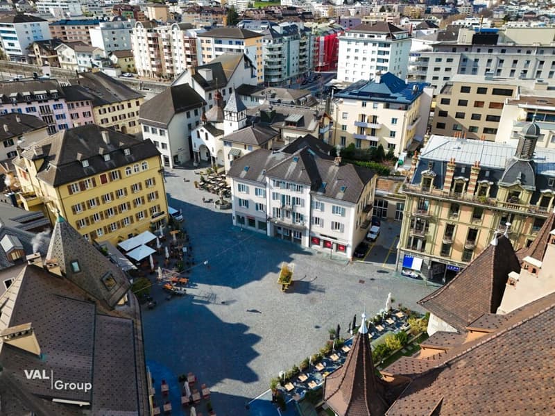 Spazio commerciale unico direttamente sulla piazza vivace di Brig (16)