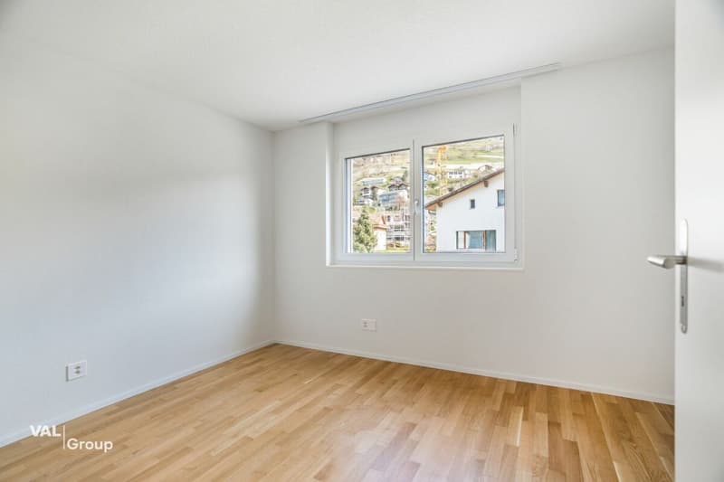 Appartamento nuovo di 3,5 locali luminoso con balcone - Vivere a Steg (6)