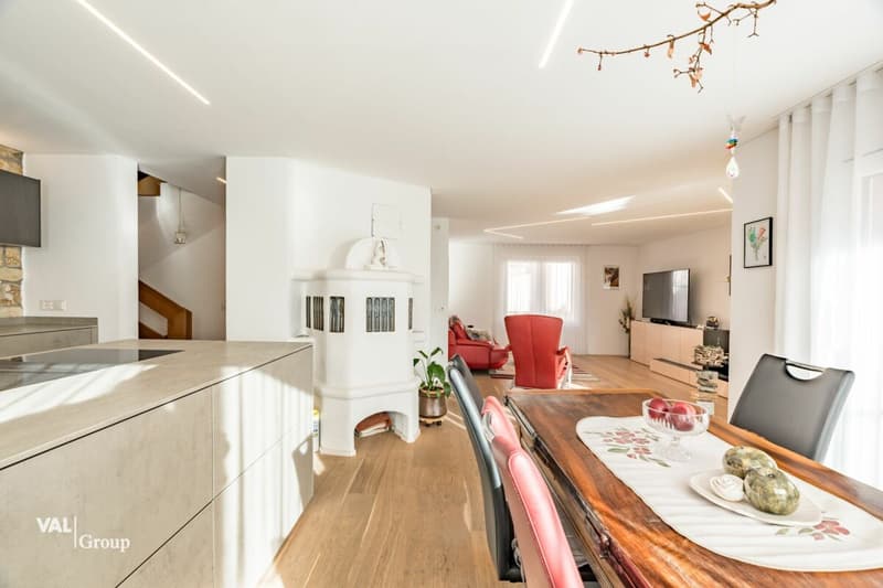 Exklusives Wohnerlebnis: Stilvolles Einfamilienhaus in erstklassiger Lage (2)