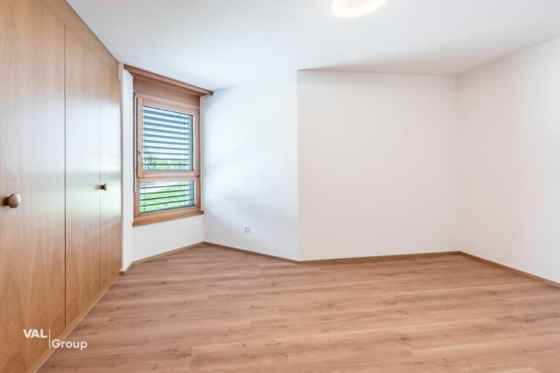 Stilvoll renovierte 4.5-Zimmerwohnung an ruhiger Lage in Raron (4)