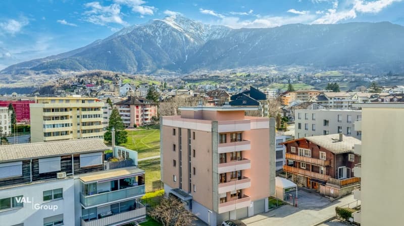 Grosszügiges Wohnen an zentraler Lage in Brig-Glis - mit Balkon auf allen Seiten (2)
