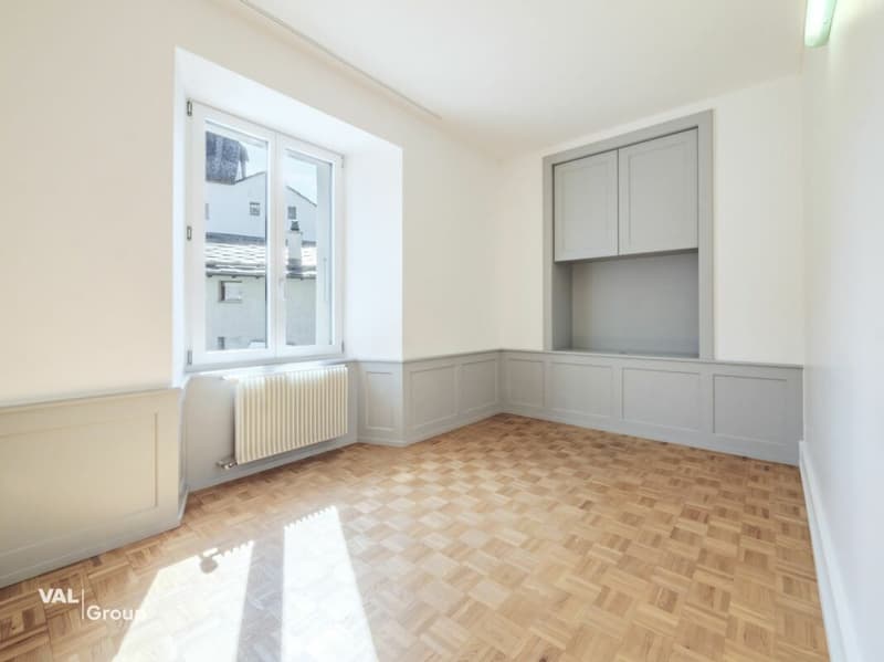 Renovierte 4.5-Zimmer-Altbauwohnung mit Charme und schönem Garten (6)