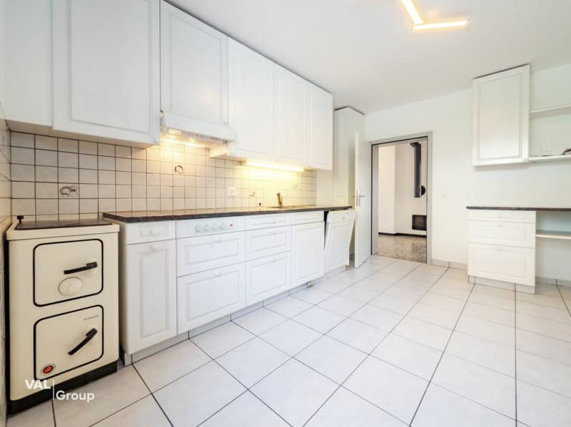Renovierte 4.5-Zimmer-Altbauwohnung mit Charme und schönem Garten (3)