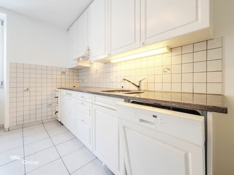 Renovierte 4.5-Zimmer-Altbauwohnung mit Charme und schönem Garten (4)