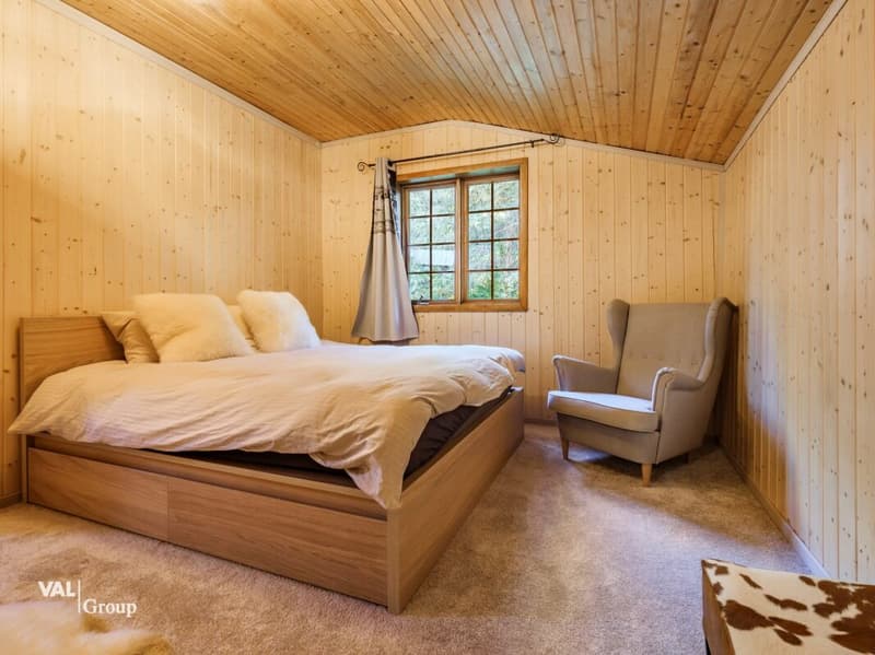 Magnifique chalet "canadien" pour les amoureux de nature (6.5 + 3.5 pces) (9)