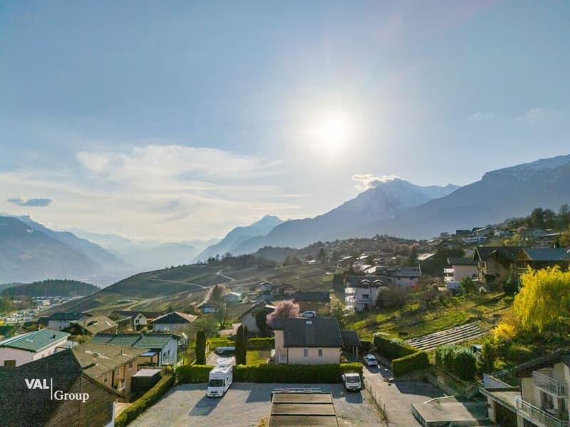 Spacieux appartement 3,5 pièces avec balcon - Un cadre paisible avec une belle vue (9)