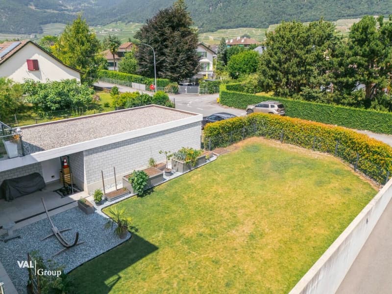Magnifique duplex 4.5 pièces avec jardin, terrasses et place de parc souterraine incluse (12)