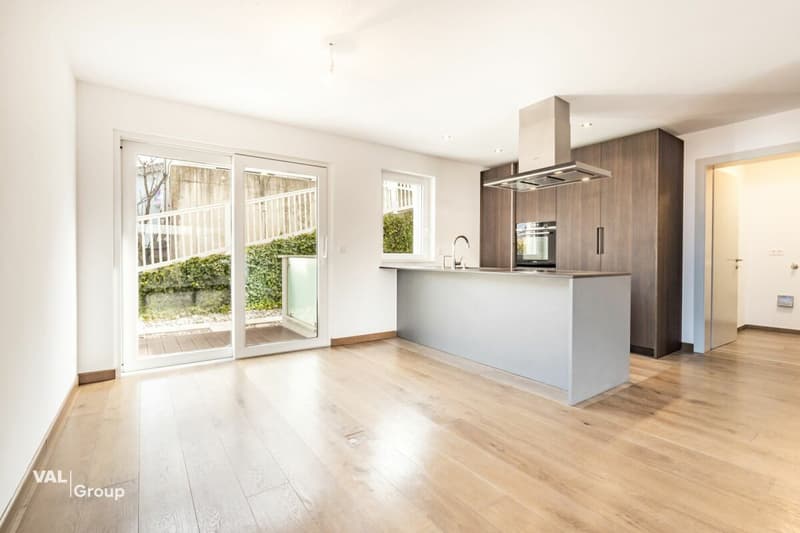 Spacieux appartement, dans maison de deux habitations (3)