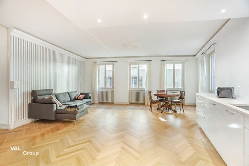Wohnen mit Charakter - hochwertig umgebaute Wohnung im Herzen von Visp (3)