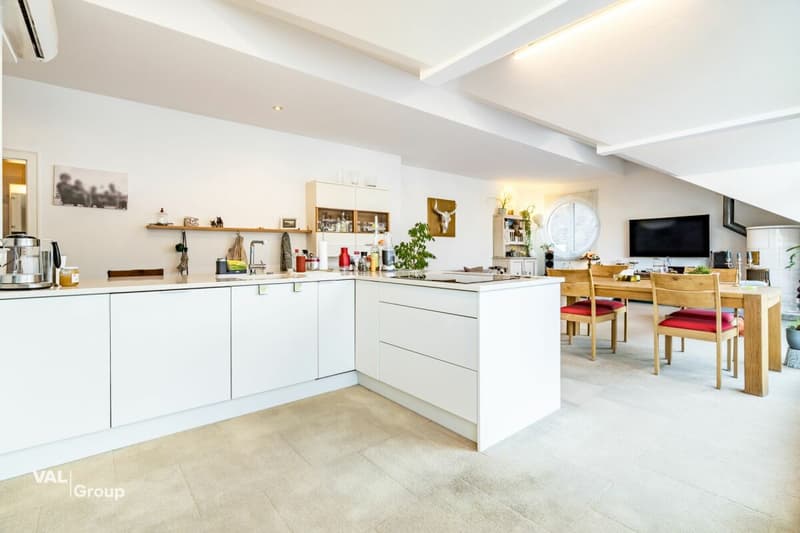 Exklusive 4,5-Zimmer-Attikawohnung mit Lift direkt in die Wohnung und grosser Panoramaterrasse in Visp (4)