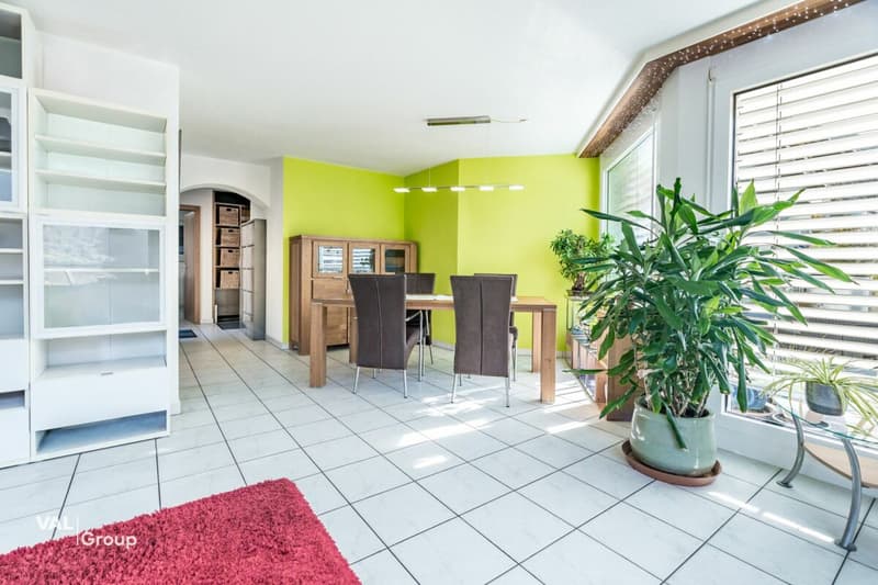 Exklusives Wohnen mit grosser Terrasse, Aussicht und Ruhe (8)