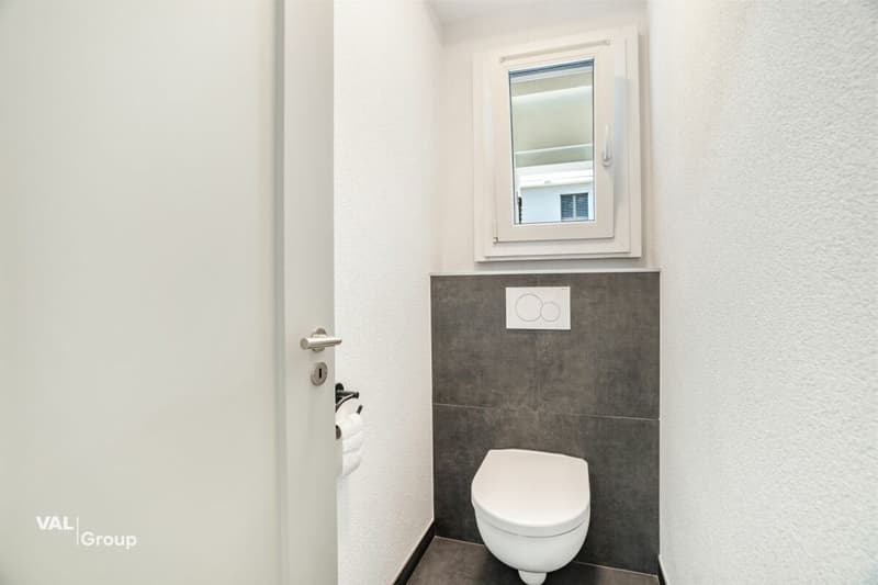 Modern sanierte 4.5-Zimmer-Wohnung im Herzen von Visp (8)