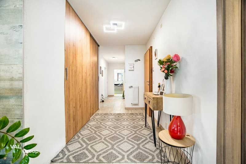 Stilvoll renoviert mit viel Platz und Charme (7)
