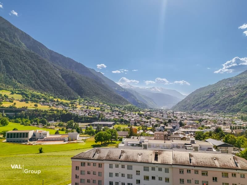 Grosszügige Attikawohnung mit Panoramablick über Brig (10)