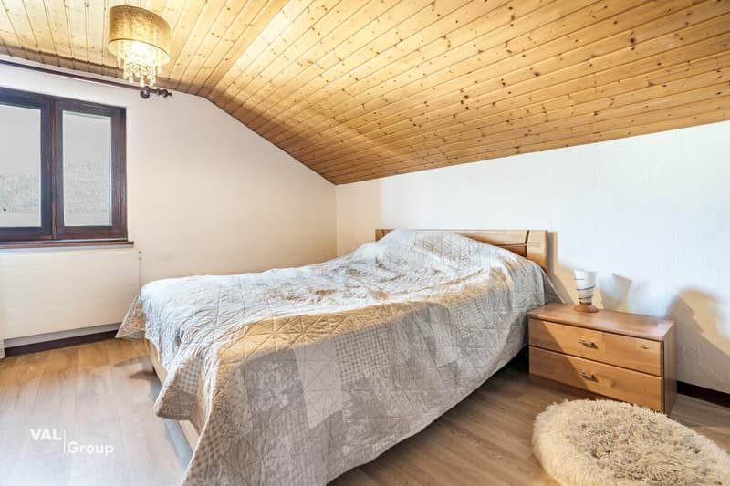 Maison chaleureuse avec jardin, garage double et annexe (5)