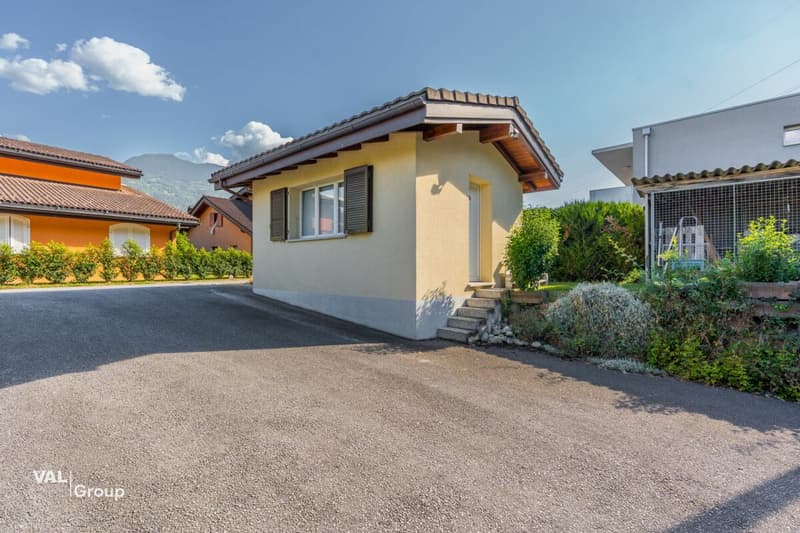 Maison chaleureuse avec jardin, garage double et annexe (15)