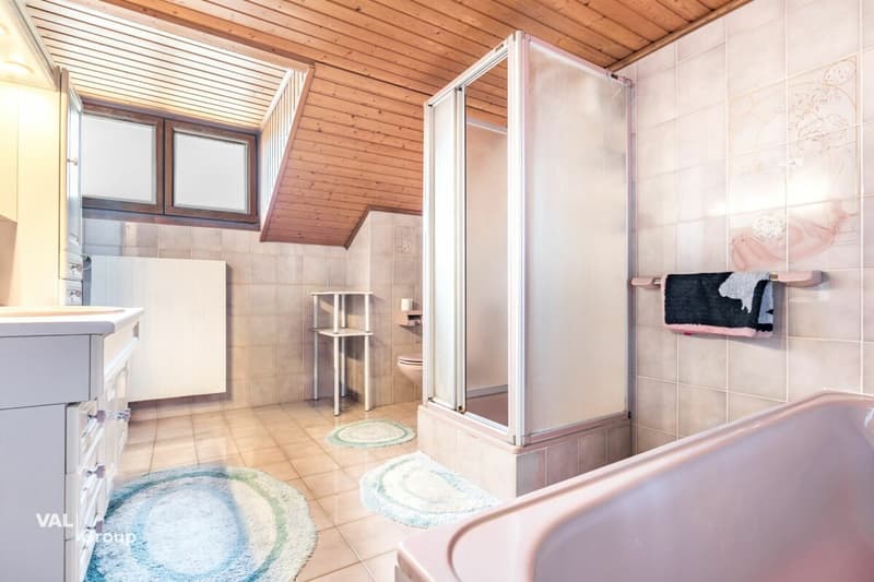 Maison chaleureuse avec jardin, garage double et annexe (9)
