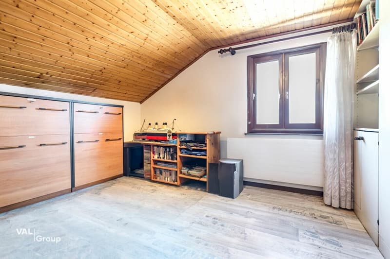 Maison chaleureuse avec jardin, garage double et annexe (6)