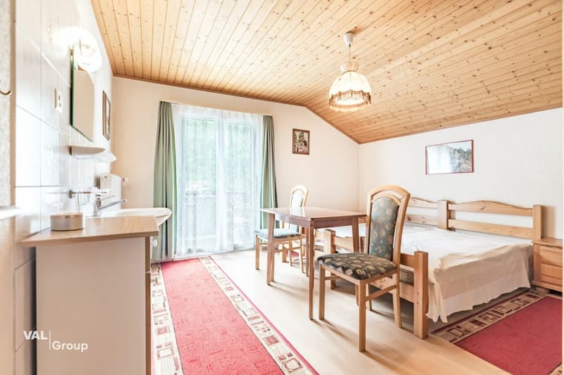 Interessantes Haus mit vielen Zimmern und flexibler Nutzung (12)