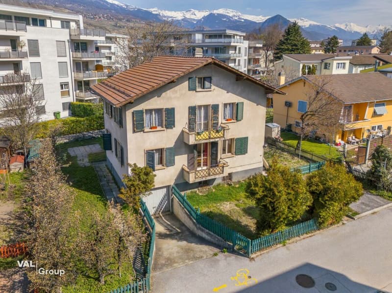 Maison avec revenu locatif immédiat au coeur de Champsec (16)