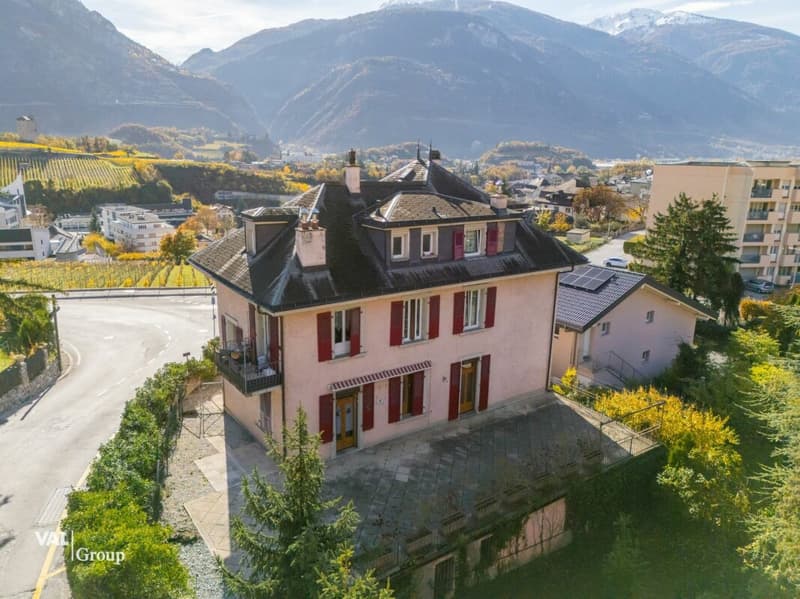 Appartement 4,5 pces, avec atelier dépôt de 64 m2, à rénover (12)
