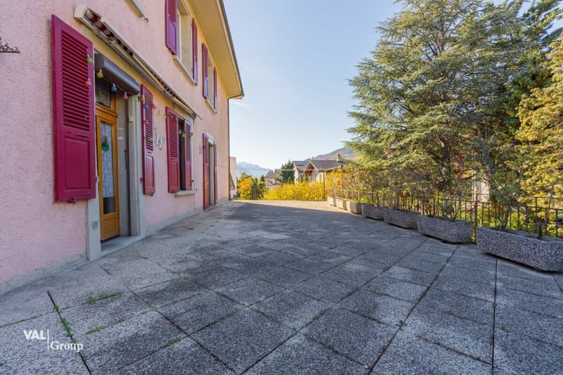 Appartement 4,5 pces, avec atelier dépôt de 64 m2, à rénover (1)