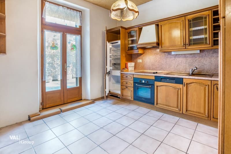 Appartement 4,5 pces, avec atelier dépôt de 64 m2, à rénover (3)