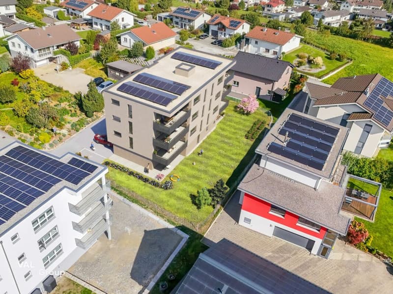 Grossräumige Neubauwohnung mit Balkon und Bergsicht (5)