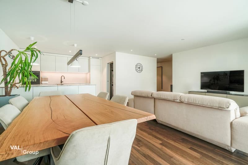 Hochwertige 3.5-Zimmer Gartenwohnung mit Smart Home und privatem Fitnessraum (2)