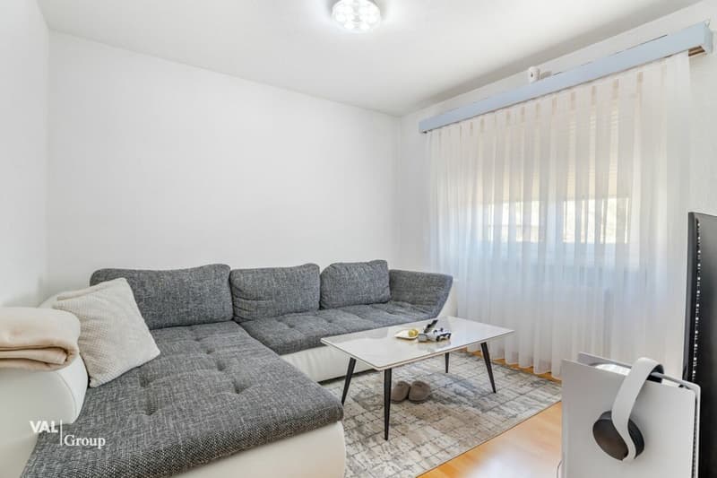 Sonnige 4.5-Zimmer-Wohnung mit zwei Garagen an ruhiger Lage in Steg (9)