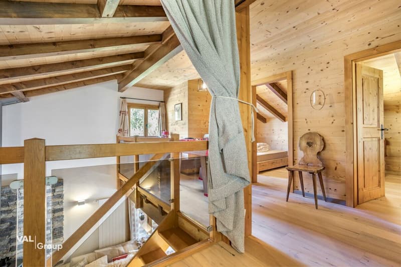 Vue, confort et bien-être! Superbe chalet meublé à La Tzoumaz (13)