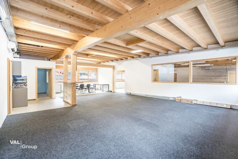 Moderne Büroeinheit in Gamsen - Lichtdurchflutete Gewerbefläche mit Charakter (2)