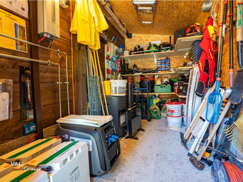 Seltenes Bijou über dem Rhonetal: Off-Grid-Chalet mit Traumaussicht (11)