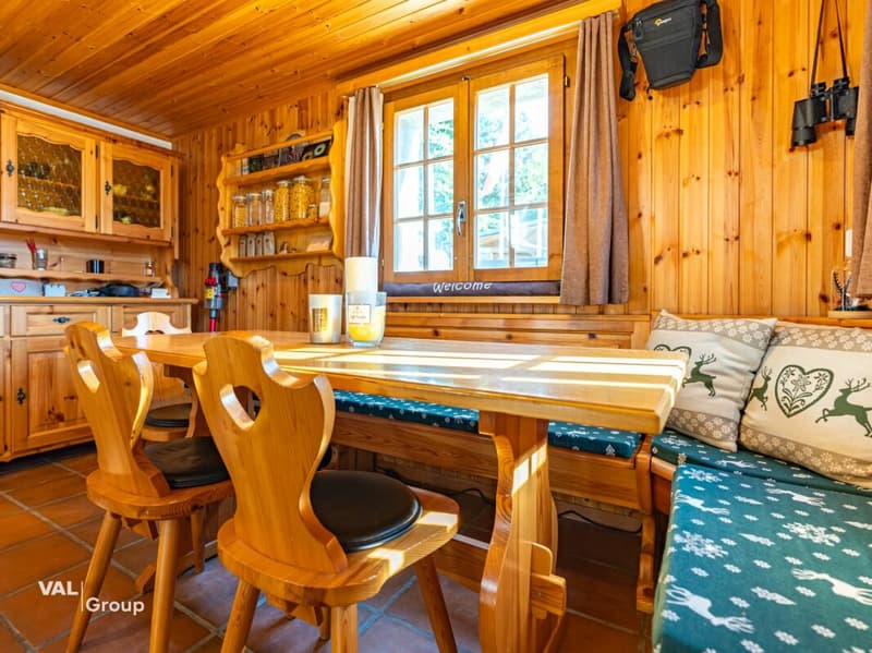 Seltenes Bijou über dem Rhonetal: Off-Grid-Chalet mit Traumaussicht (2)