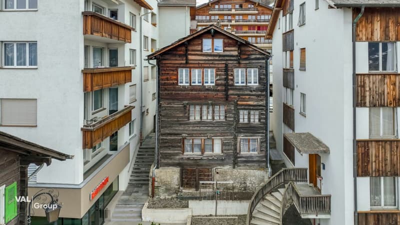 Renovierte Wohnung mit zusätzlicher Altwohnung und Ausbaupotenzial (1)