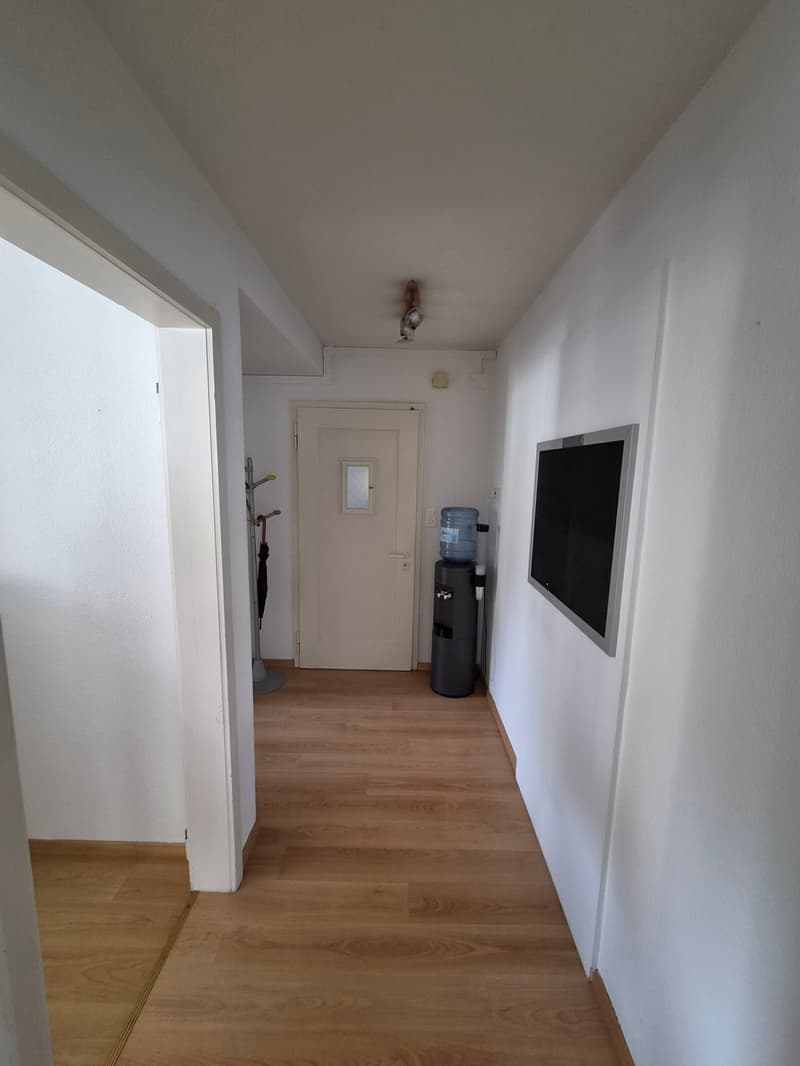 Einmalige Gelegenheit zentrales und gut ausgebautes Büro zu vermieten (3)