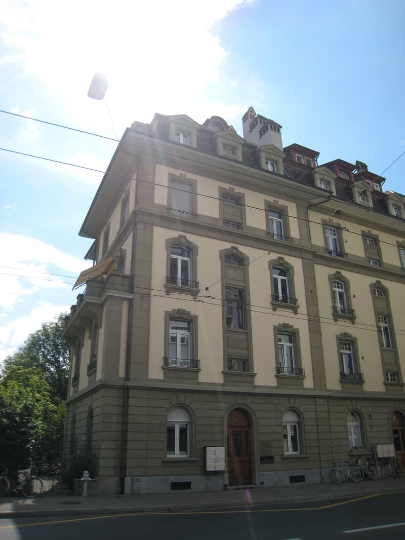 Charmante 1.5-Zimmer-Dachwohnung an der Länggassstrasse in Bern (13)