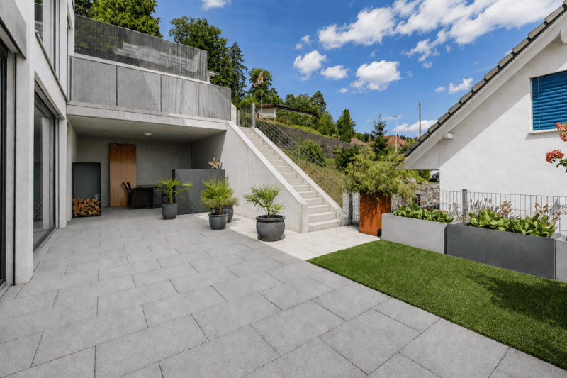 279 m² Wohnen unverbaubarem Panorama - modernes 7½-Zimmer-Terrassenhaus in Möriken (2)
