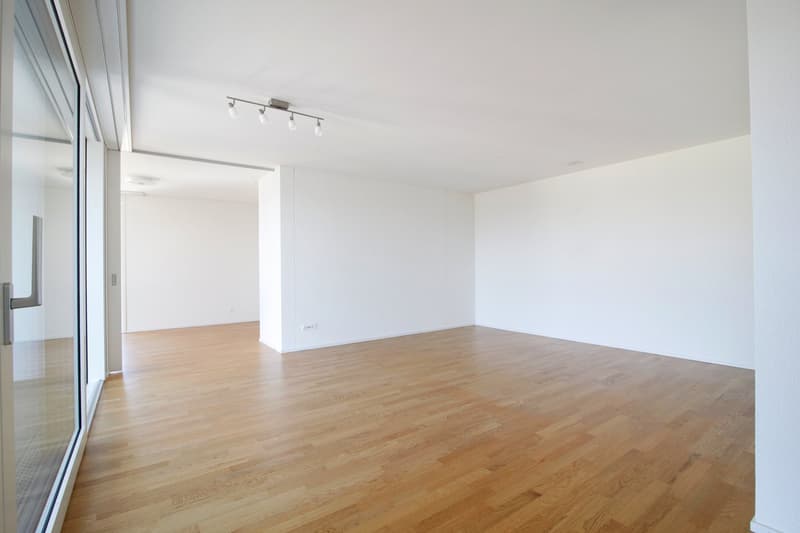 Moderne 3.5-Zimmer-Wohnung mit Loggia im Herzen von Wil (4)
