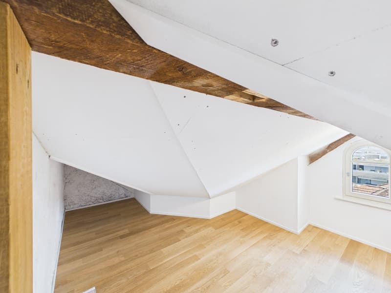 Charmante 1.5-Zimmer-Altbauwohnung im 5. OG in Wil SG – ruhige Lage mit schöner Aussicht (6)