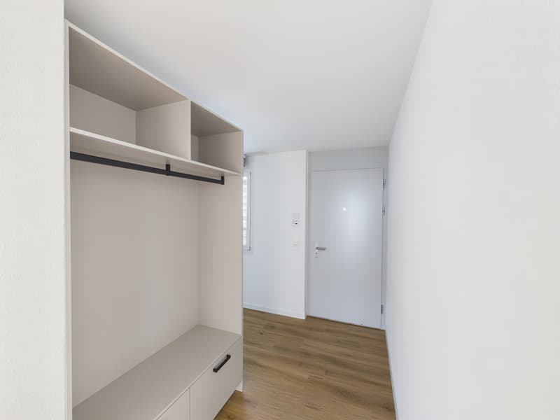 Renovierte 3.5-Zimmer-Wohnung mit Balkon und schöner Aussicht (10)