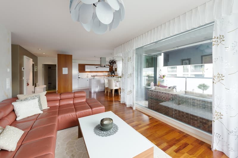 Moderne 4.5-Zimmer-Wohnung mit Balkon in Opfikon (Glattpark) – Sofort verfügbar! (3)