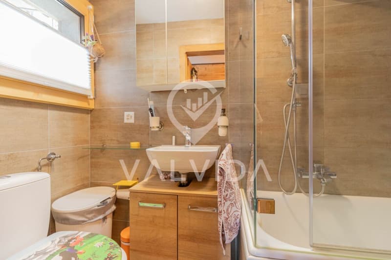 Tradition meets Modernity - lovingly renovated 5.5-room apartment with vegetable garden (3)