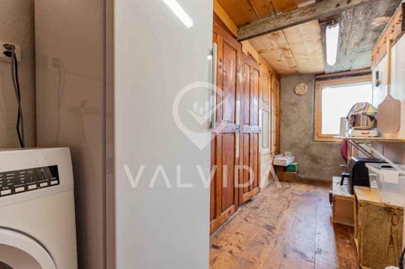 Tradition meets Modernity - lovingly renovated 5.5-room apartment with vegetable garden (13)